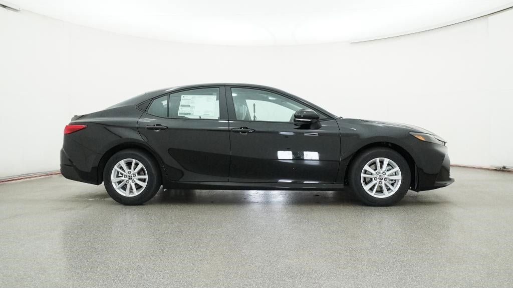 Vehicle image 15 of 33