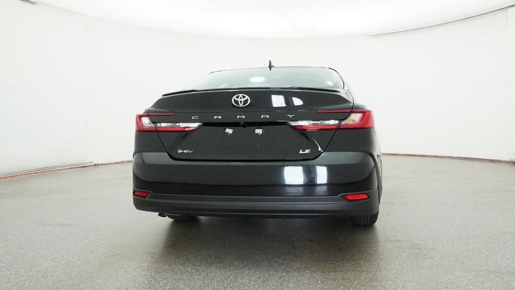 Vehicle image 23 of 33