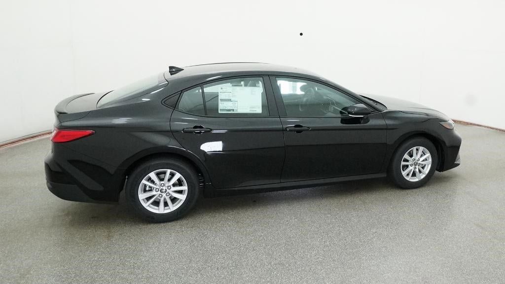 Vehicle image 17 of 33