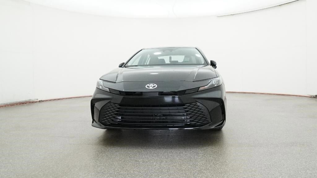Vehicle image 8 of 33