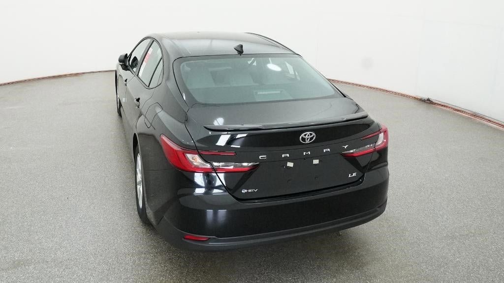 Vehicle image 26 of 33