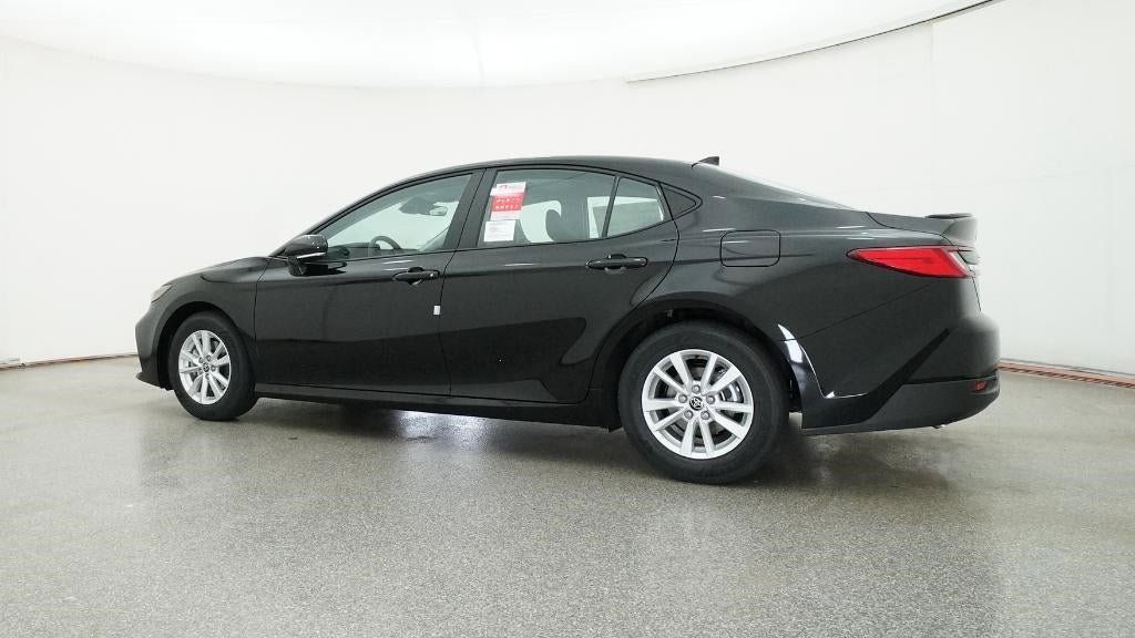 Vehicle image 25 of 33