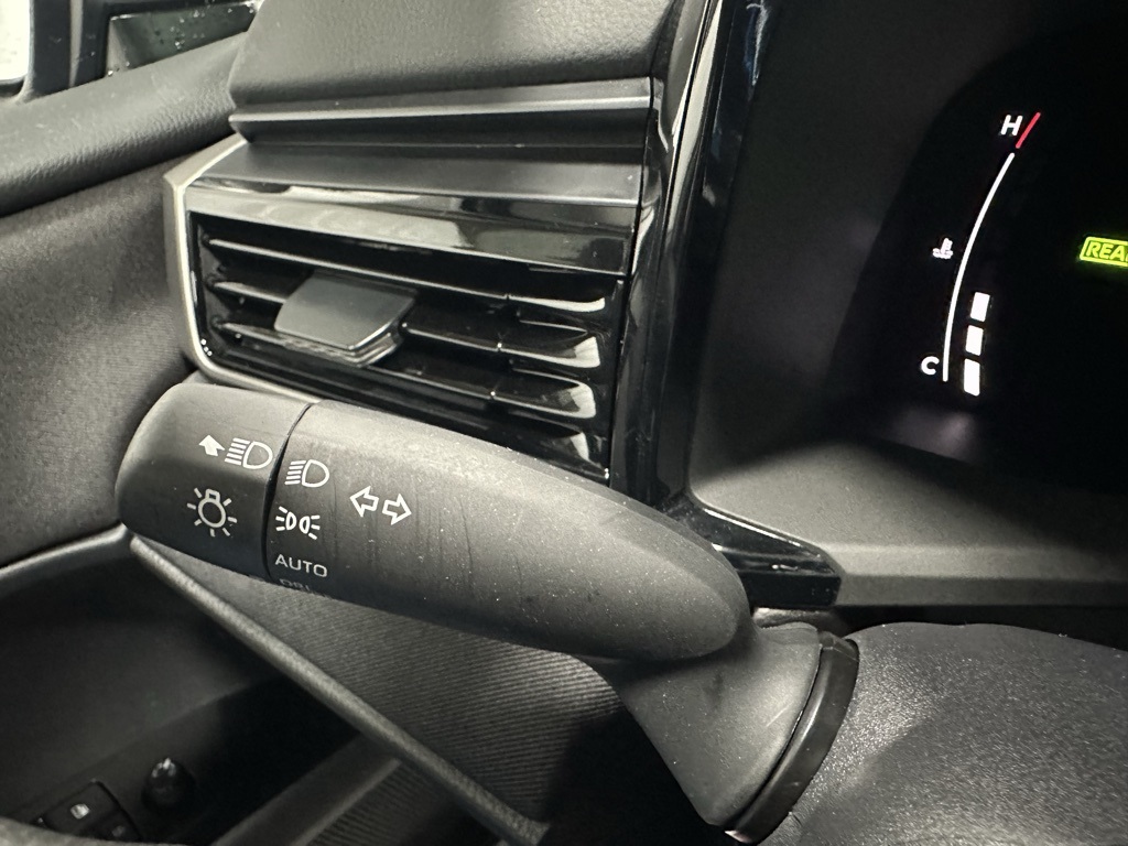 Vehicle image 22 of 68