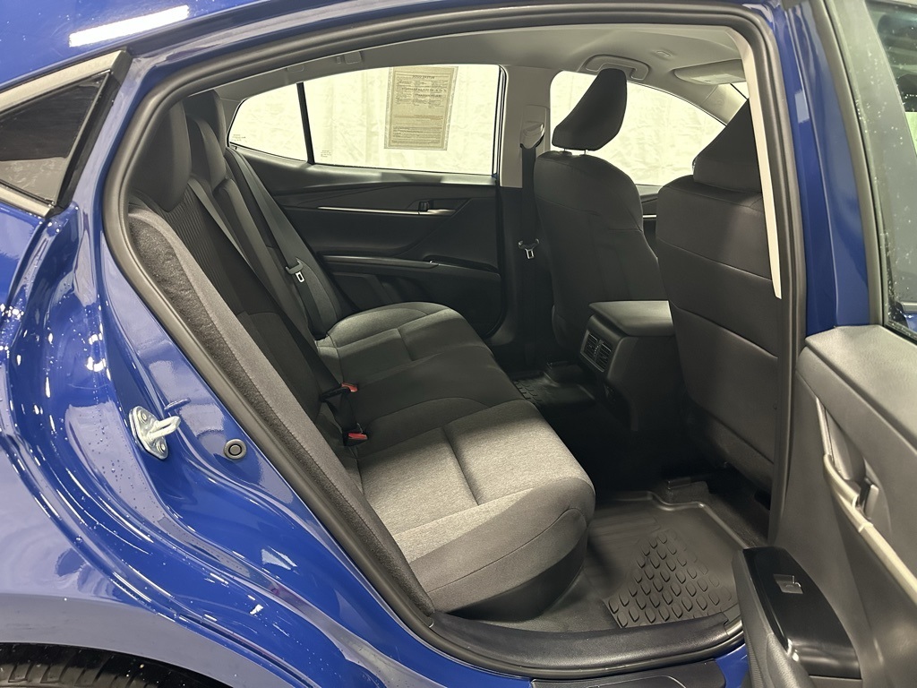 Vehicle image 50 of 68