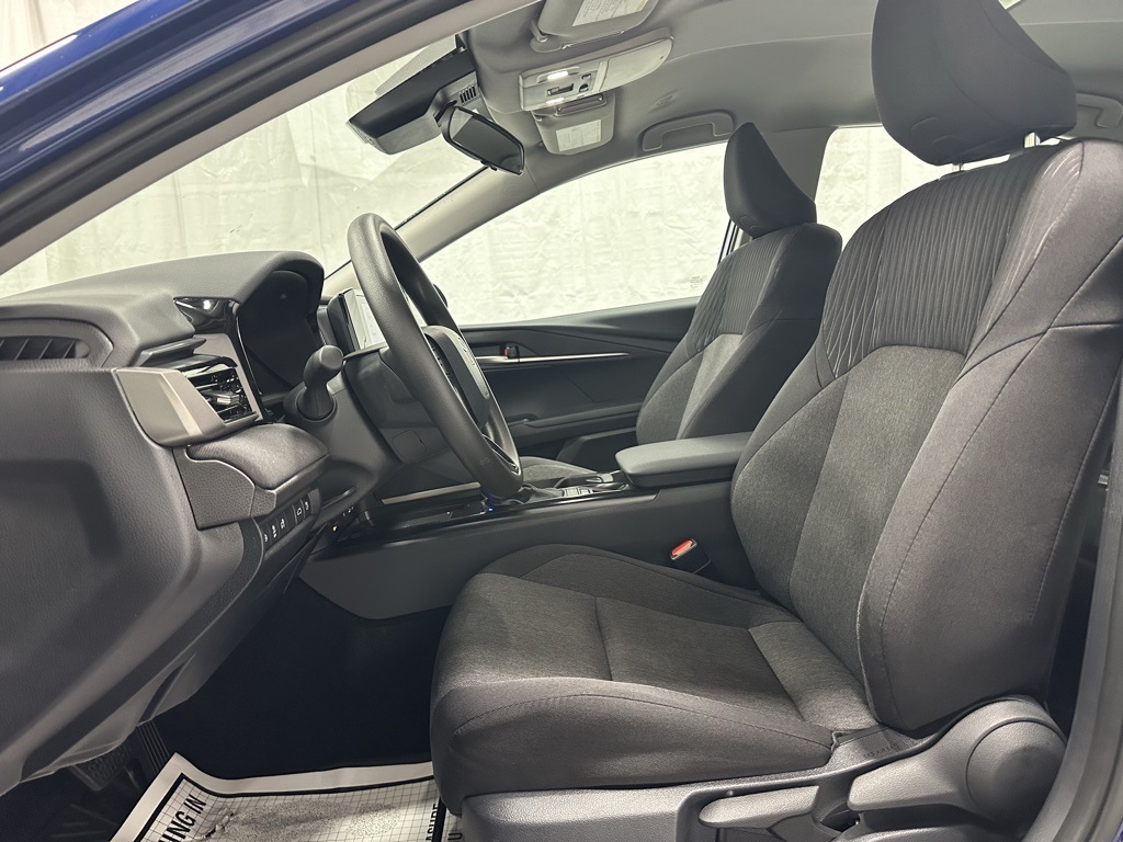 Vehicle image 15 of 68