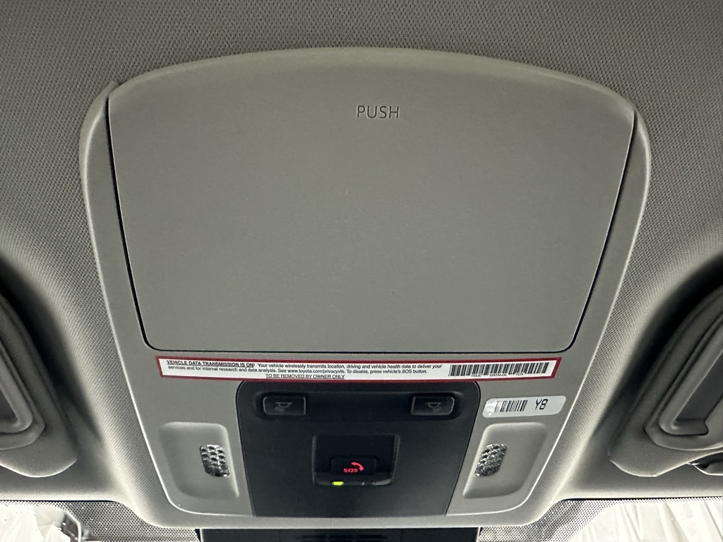Vehicle image 40 of 68