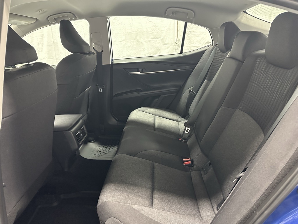 Vehicle image 46 of 68