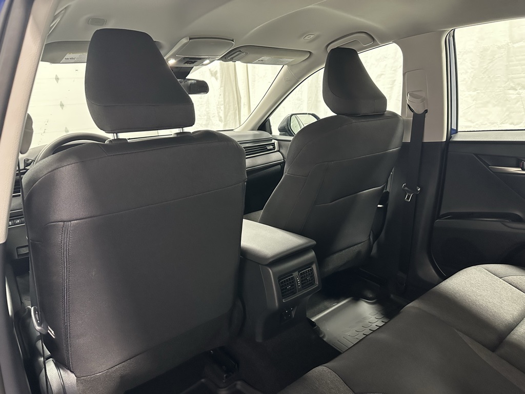 Vehicle image 47 of 68