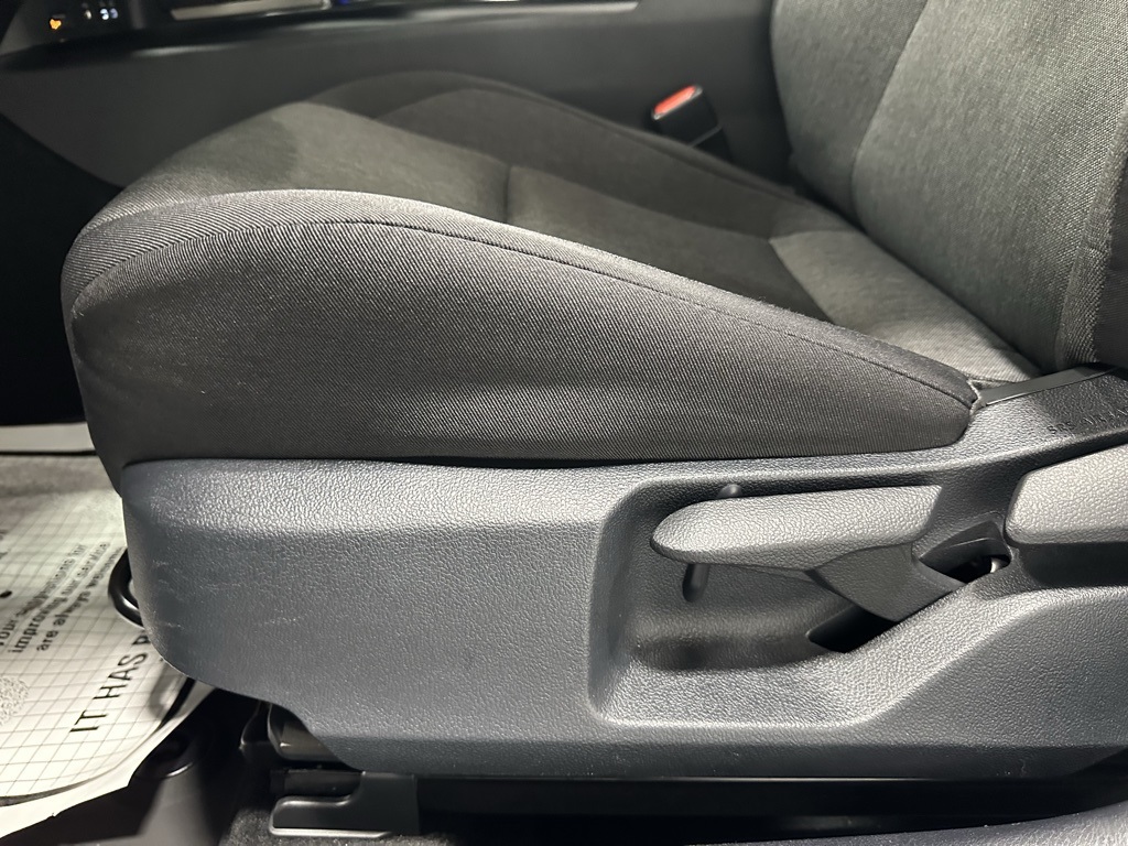 Vehicle image 13 of 68