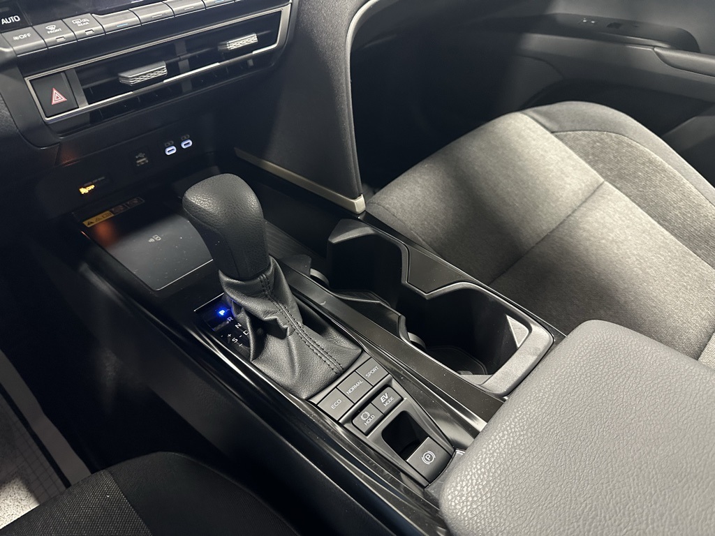 Vehicle image 39 of 68