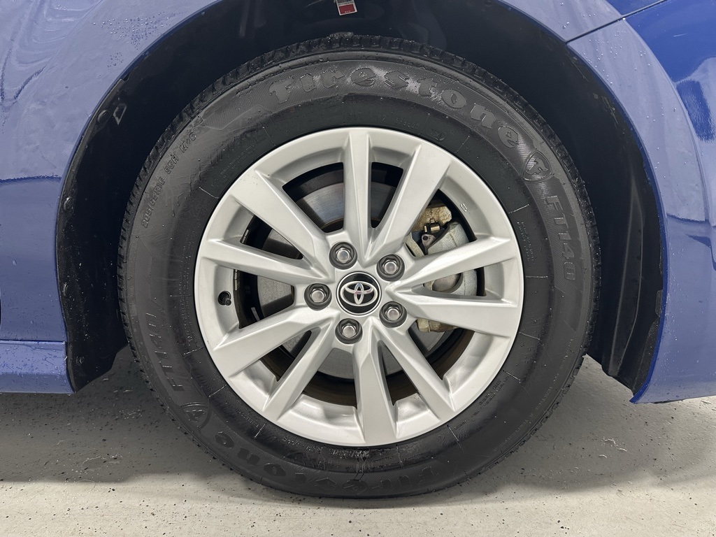 Vehicle image 61 of 68