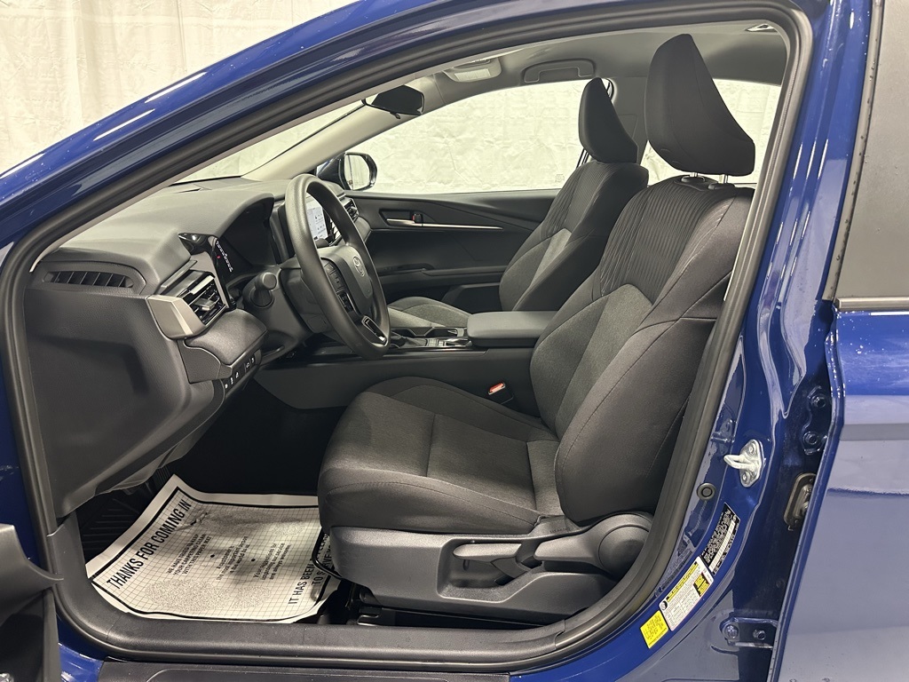 Vehicle image 11 of 68
