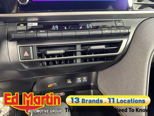Vehicle image 51 of 56
