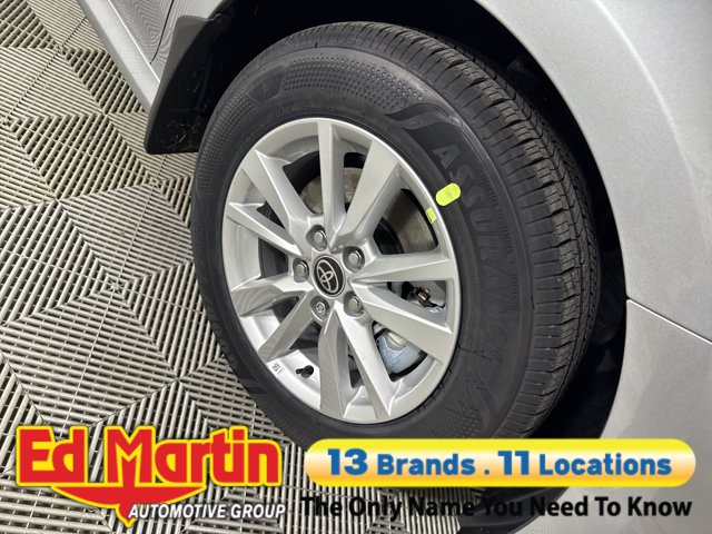 Vehicle image 31 of 56
