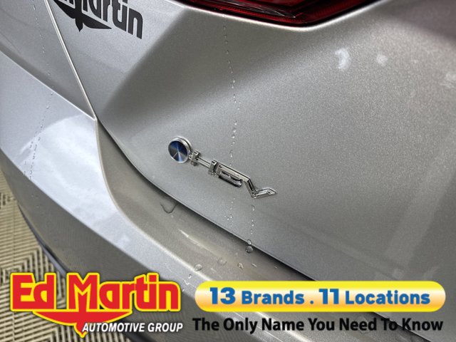 Vehicle image 40 of 56