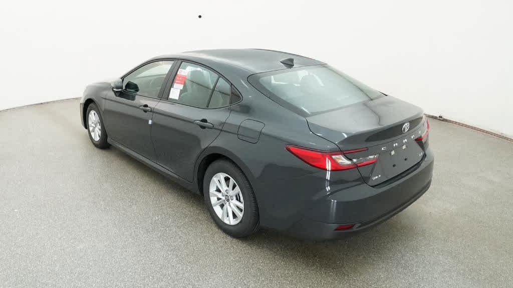 Vehicle image 27 of 32