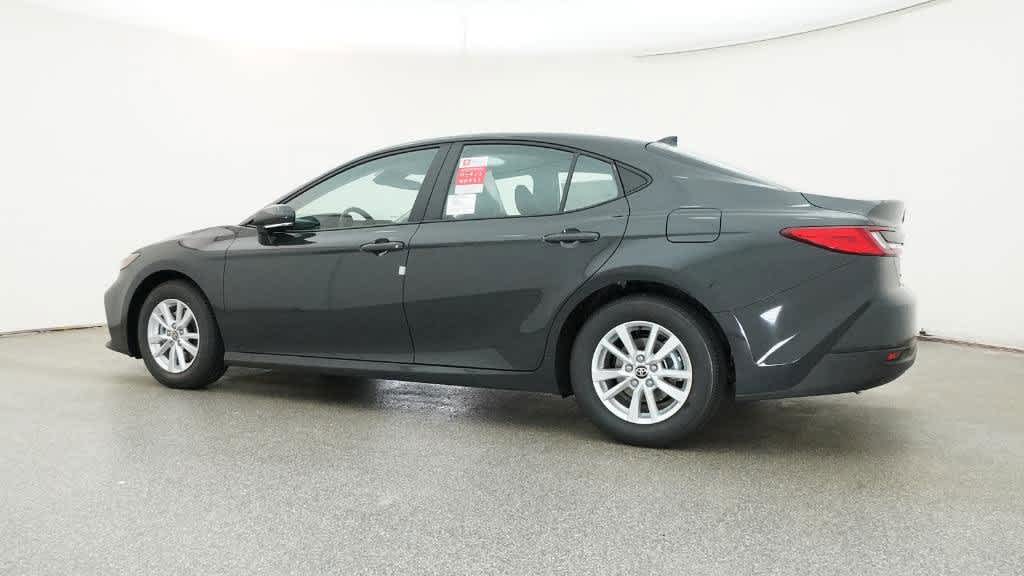 Vehicle image 24 of 32