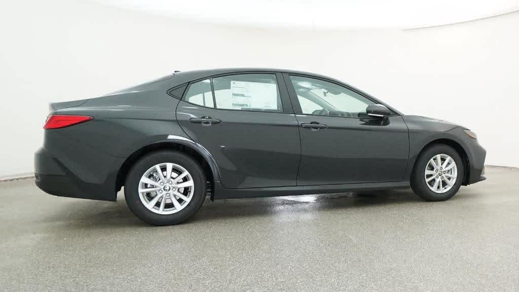 Vehicle image 18 of 32