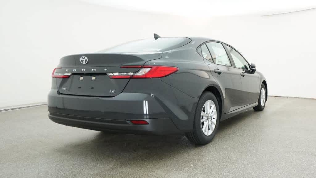 Vehicle image 19 of 32