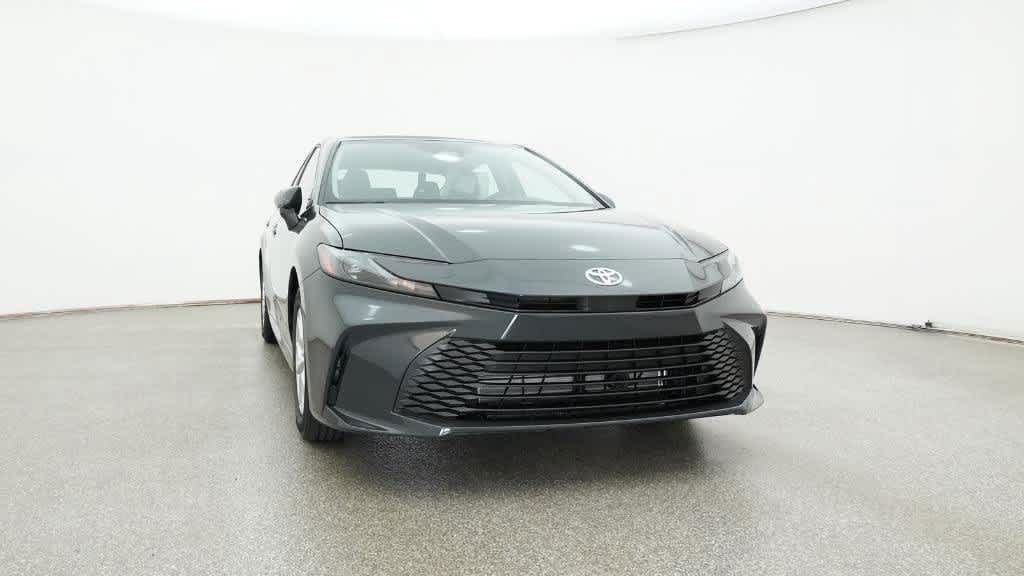 Vehicle image 10 of 32