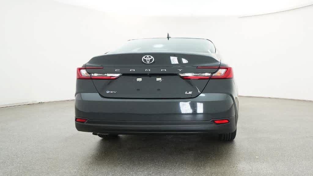 Vehicle image 23 of 32