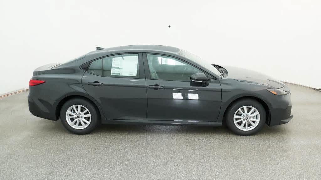 Vehicle image 16 of 32