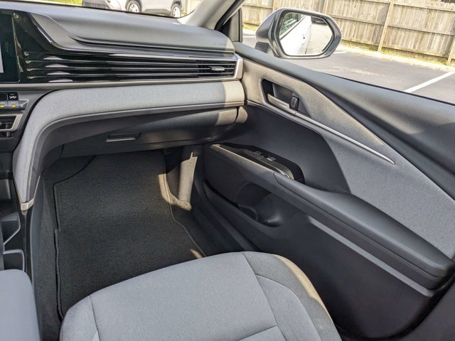 Vehicle image 14 of 26