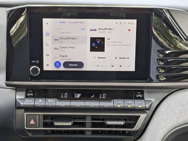 Vehicle image 15 of 26