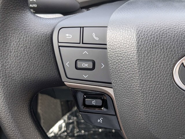 Vehicle image 19 of 26