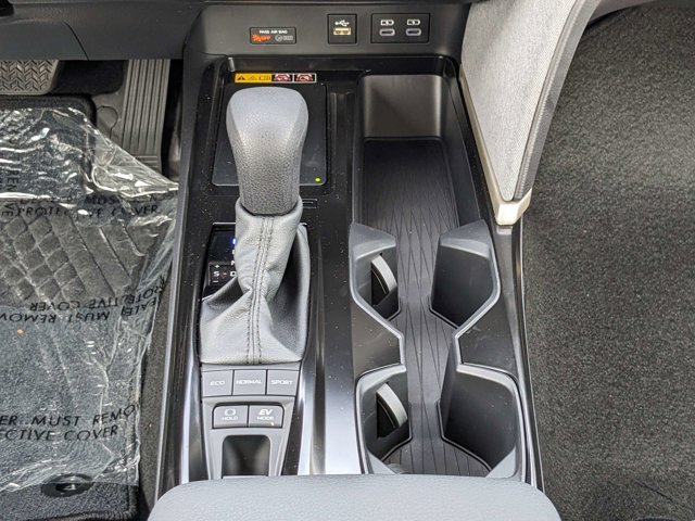 Vehicle image 16 of 26
