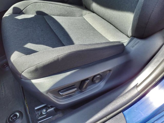 Vehicle image 8 of 17