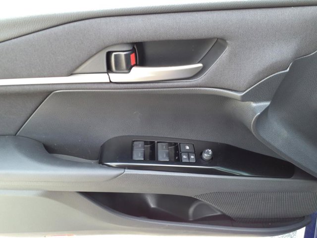 Vehicle image 9 of 17