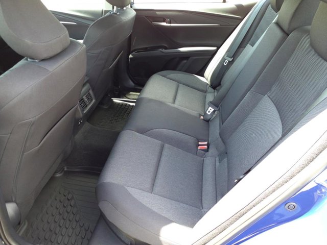 Vehicle image 6 of 17