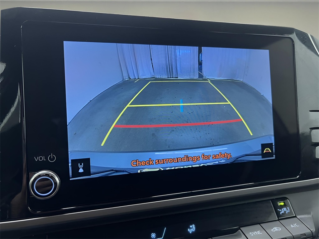 Vehicle image 15 of 42