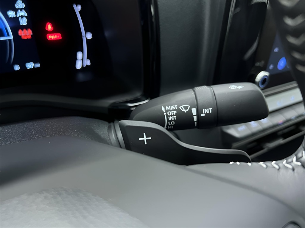 Vehicle image 20 of 42