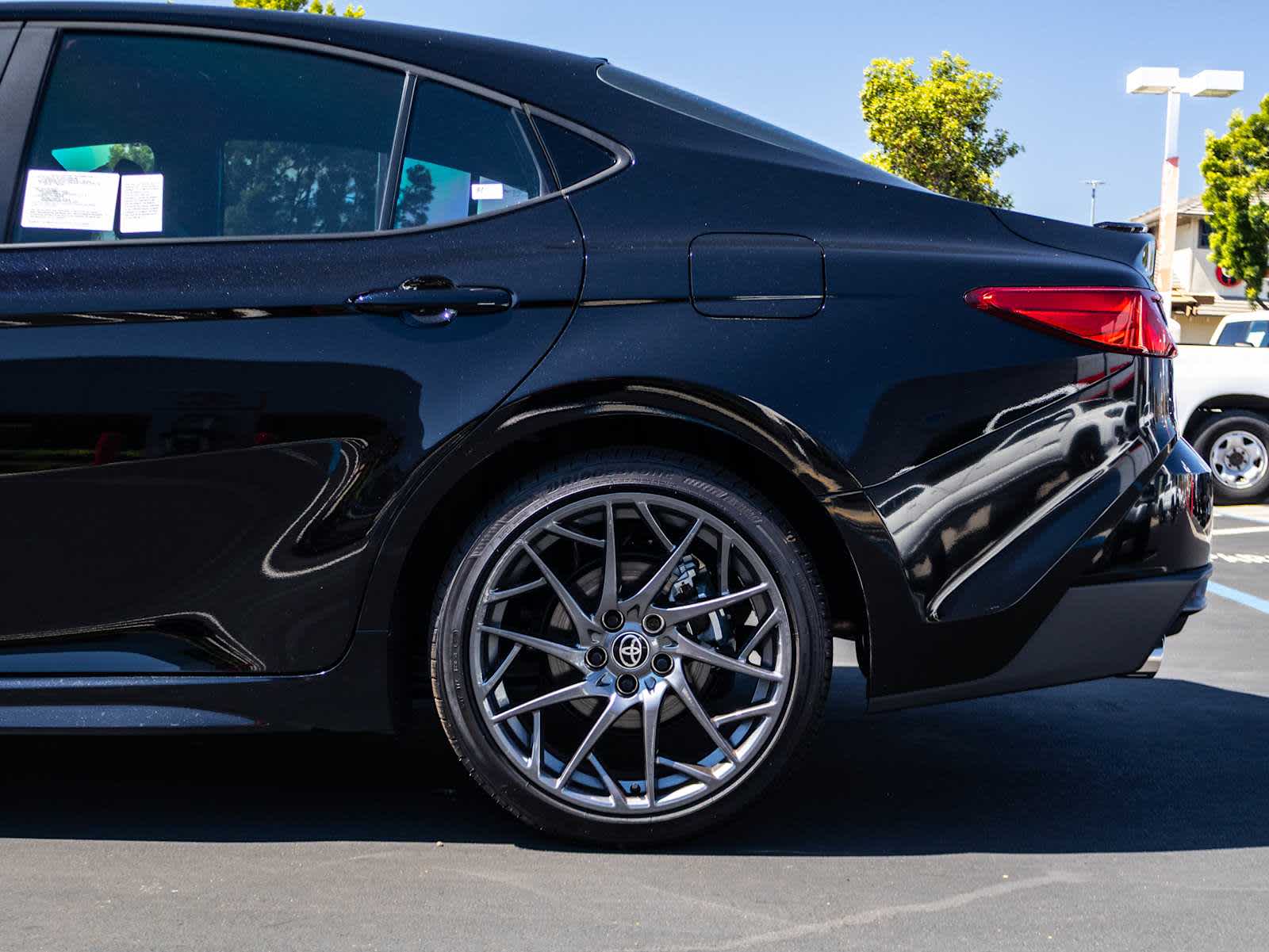 Vehicle image 11 of 38