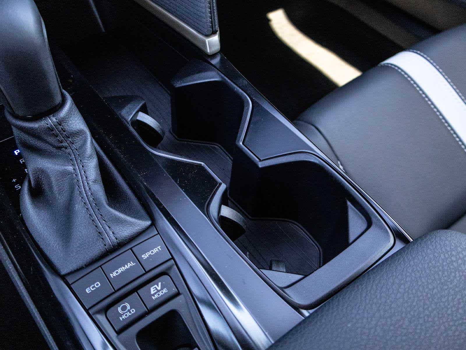Vehicle image 28 of 38