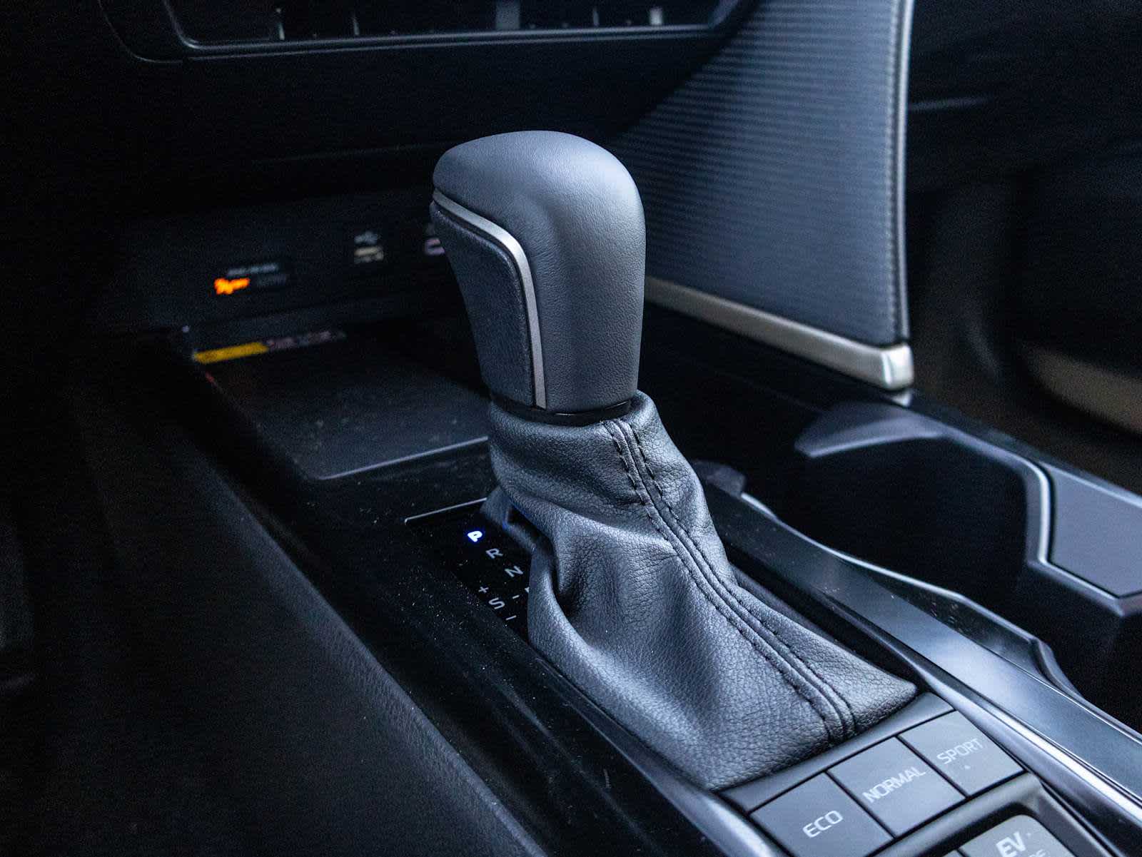 Vehicle image 29 of 38