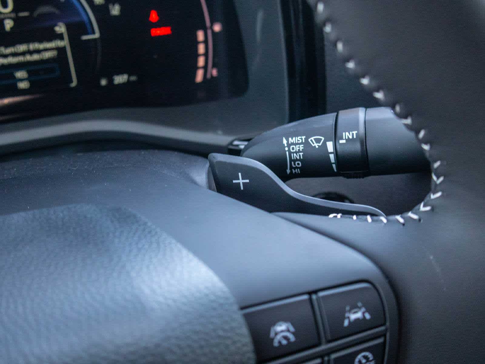 Vehicle image 32 of 38