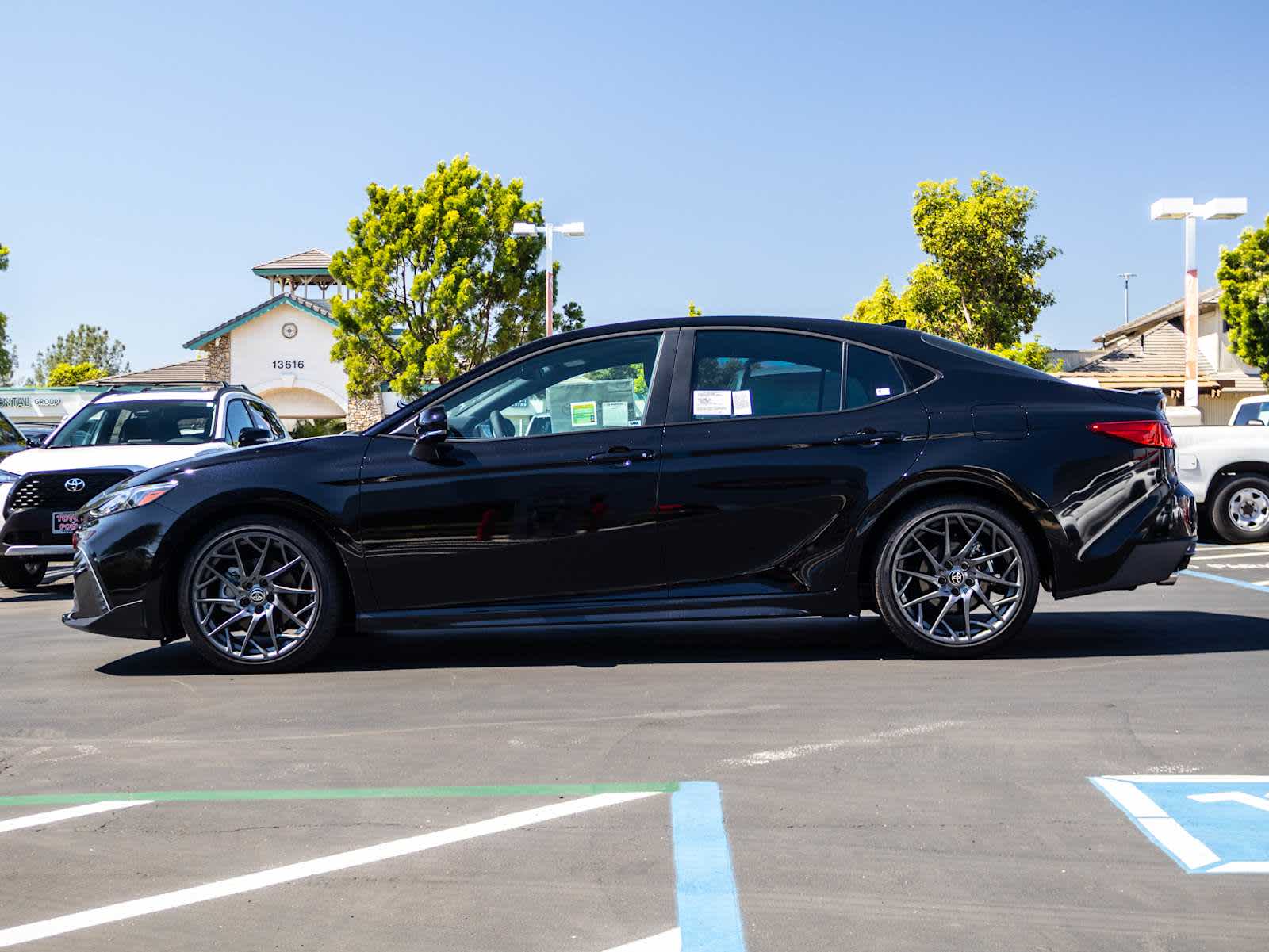 Vehicle image 9 of 38