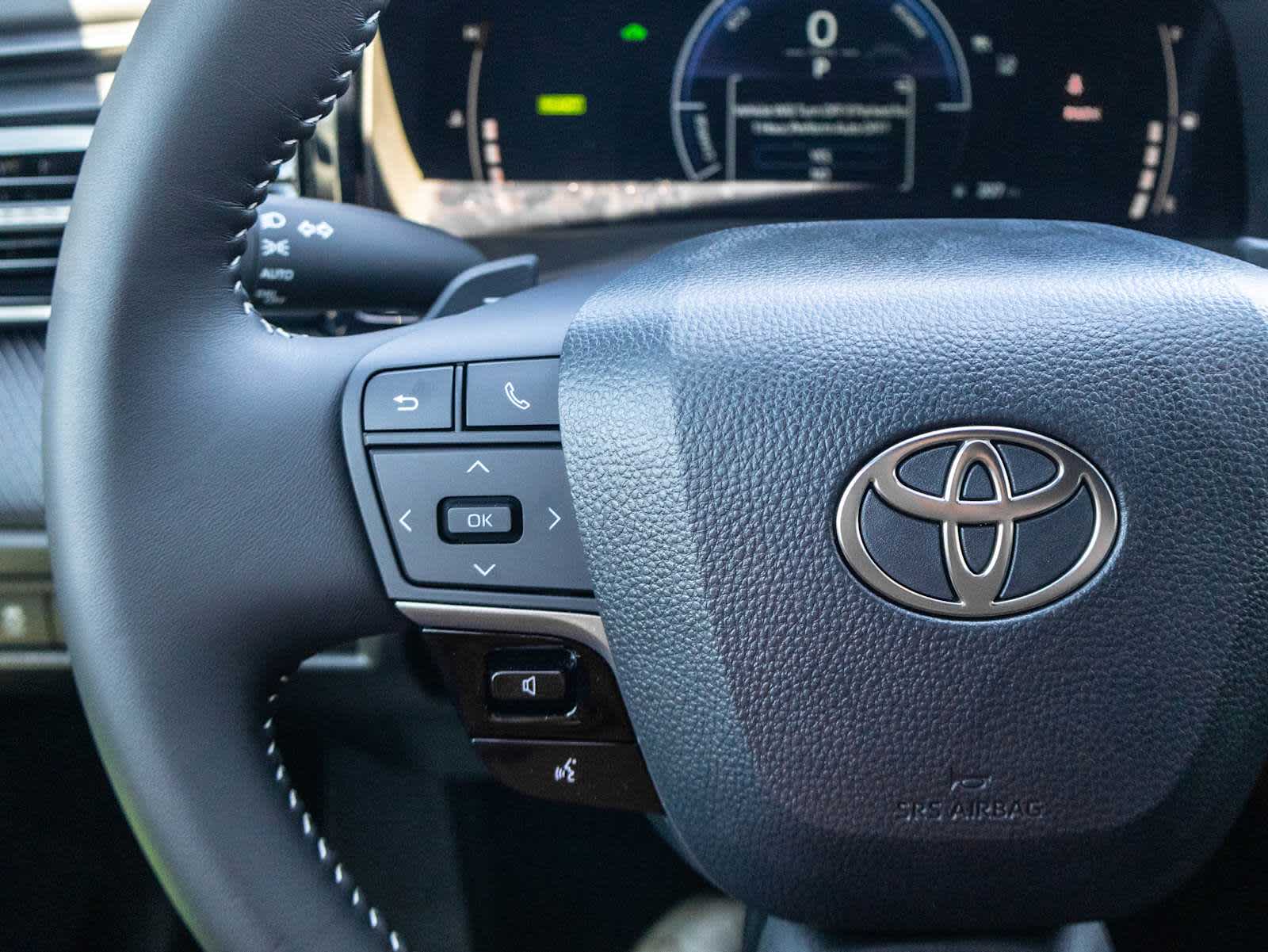 Vehicle image 22 of 38