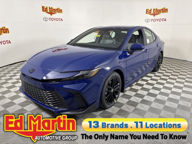 Vehicle image 8 of 92
