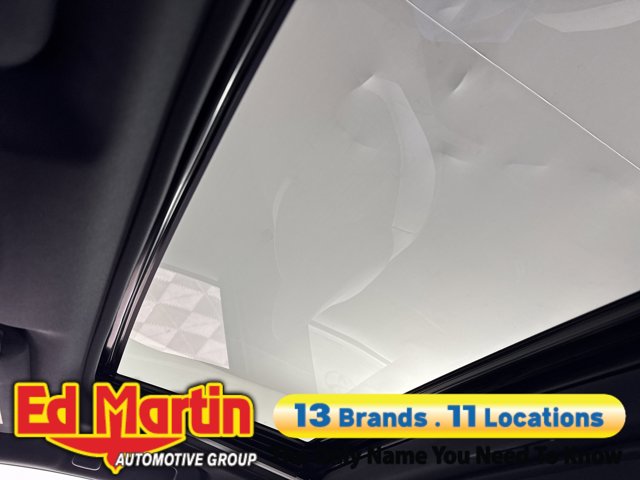Vehicle image 78 of 92