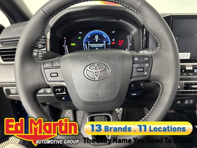 Vehicle image 66 of 92
