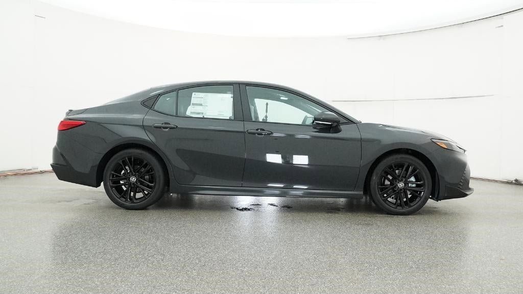 Vehicle image 16 of 33