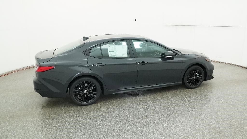 Vehicle image 17 of 33