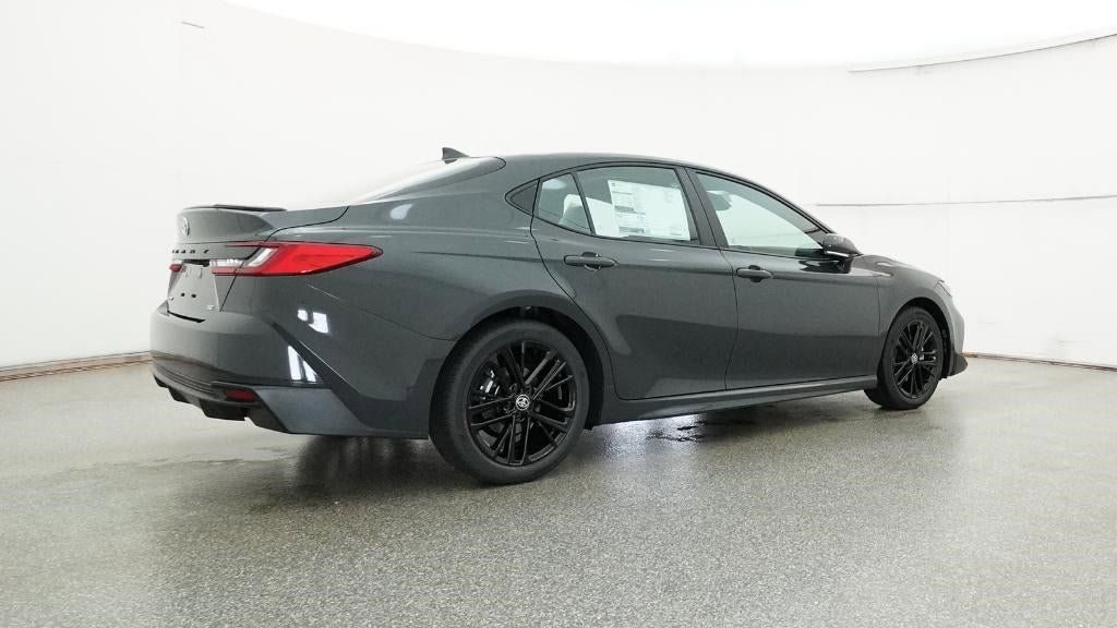 Vehicle image 18 of 33