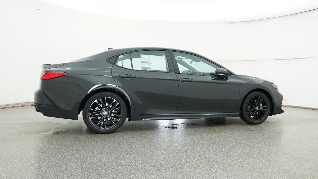 Vehicle image 19 of 33
