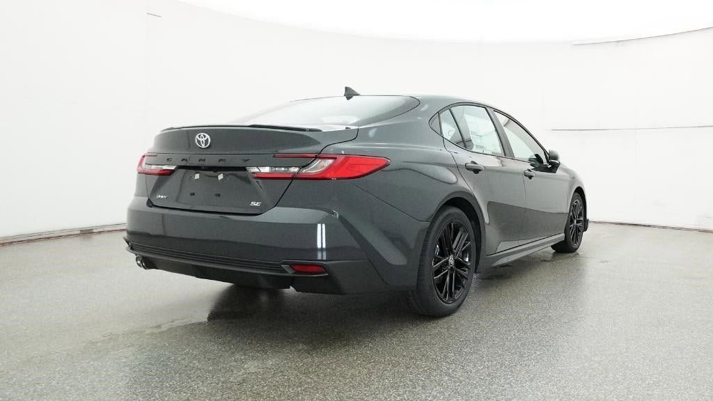Vehicle image 21 of 33
