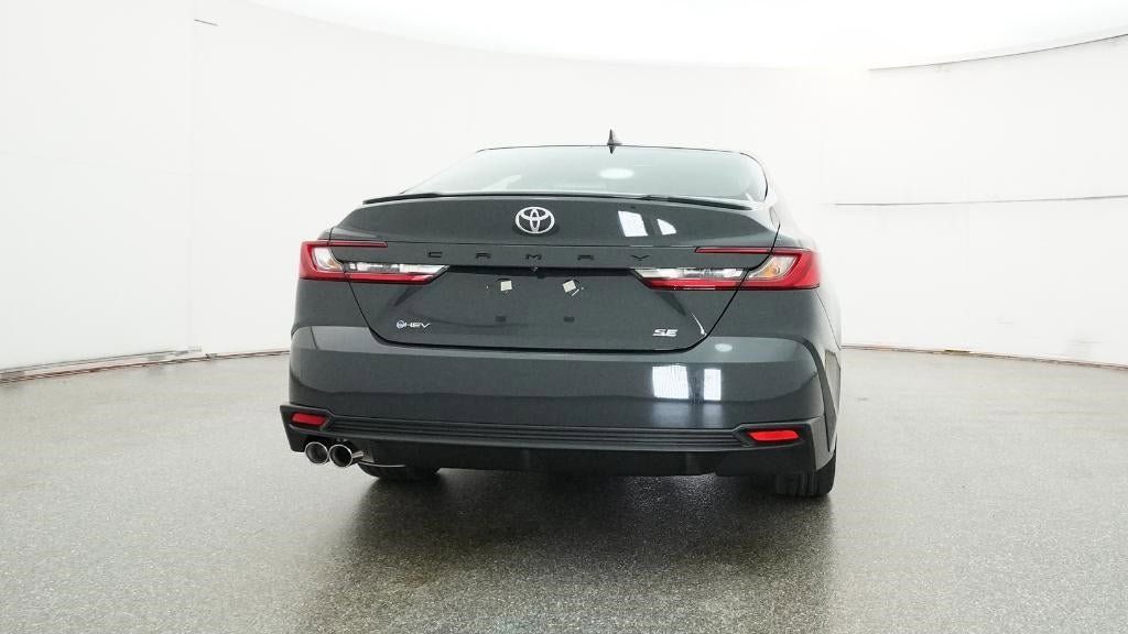 Vehicle image 24 of 33